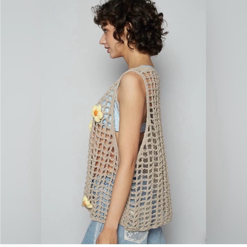 POL Crochet Flower Scoop Neck Boho Top S 21” p2p Mocha $84 Retail NWT - Picture 7 of 9